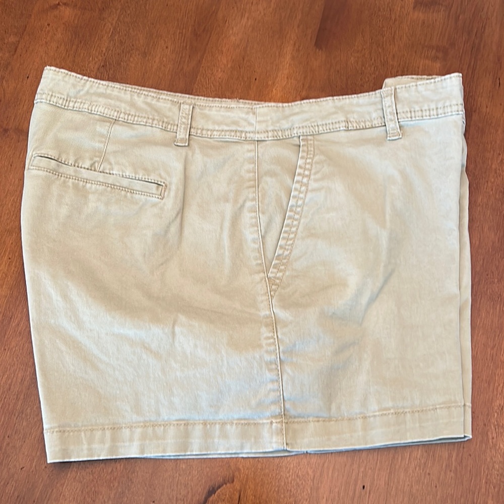 Women’s Khaki Shorts